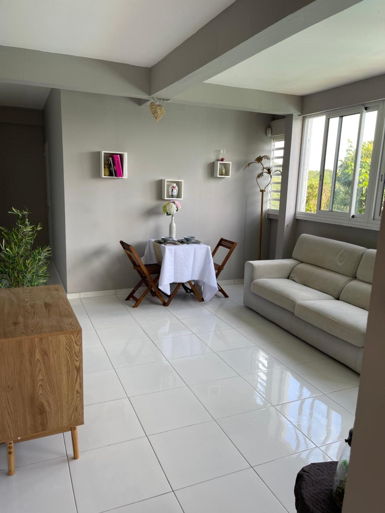 Appartement Lalau Avec Vue Sur La Mer Et Piscine Schoelcher Pokoj fotografie